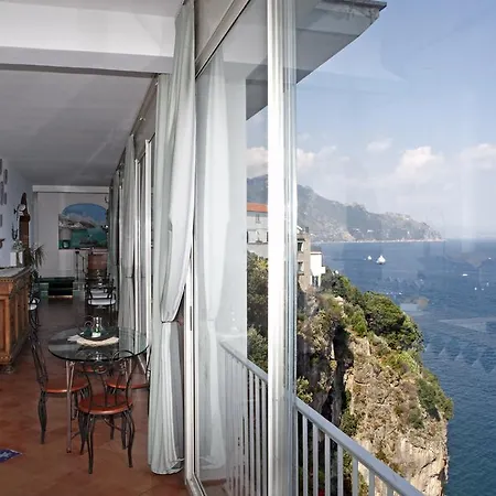 La Ninfa Amalfi